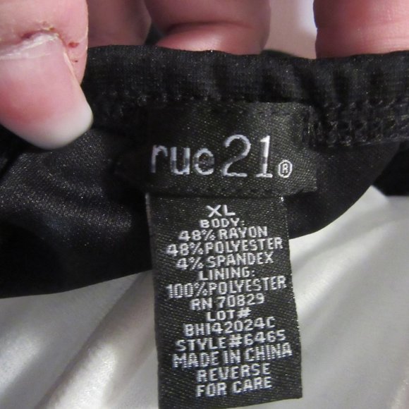 Rue 21 Tank Style Open Back Blouse - Picture 4 of 4